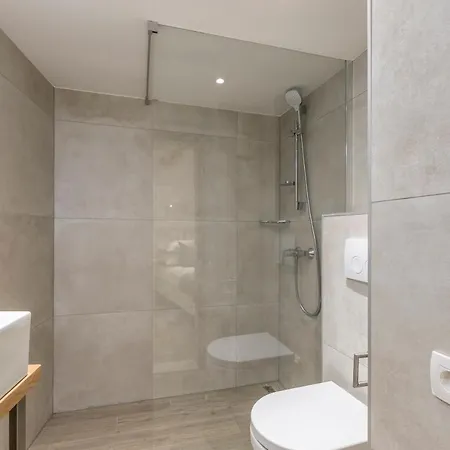 Cosmijeva Luxury 아파트 *