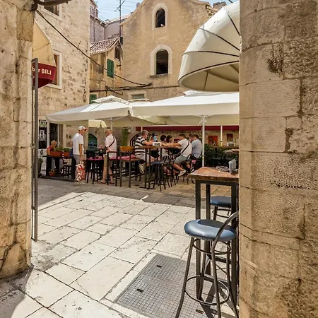 Cosmijeva Luxury 아파트